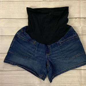 Maternity shorts